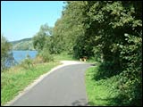 Rad- und Wanderweg rechtsmainisch, Richtung Gem&uuml;nden